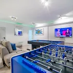 Marbella Luxury Home With Games Room & Sea Views