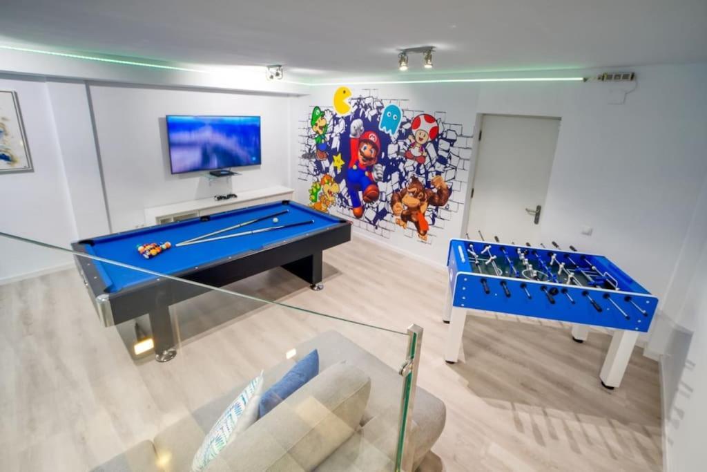 Luxury With Games & Sea Views *