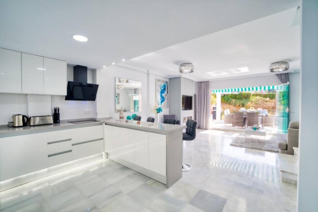 Luxury With Games & Sea Views Holiday home *